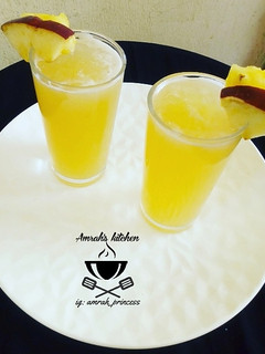 A picture of Apple and pineapple juice.