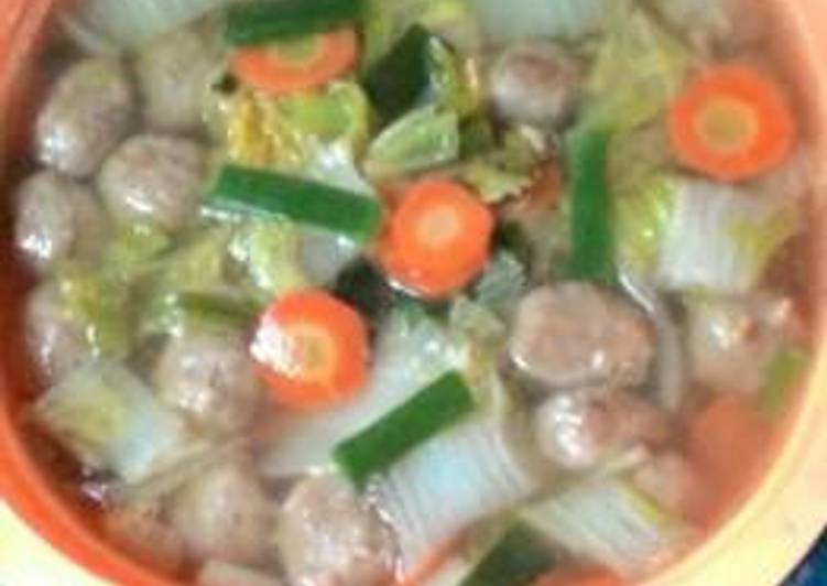 Sayur ca sederhana ala kadarnya..sawi putih wortel bakso..😘😘😘