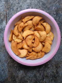 চাঁদ নিমকি এবং বো নিমকি(Chand nimki,bow nimki recipe in Bengali) রেসিপির প্রধান ছবি