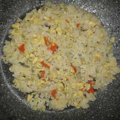 รูปของ Nasi goreng 4 bahan persembahan anak kos
