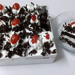 A picture of Black Forest pastry.