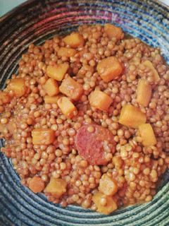 Una foto de Lentejas con calabaza y chorizo 🍂