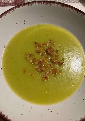 A picture of Leek potato soup.