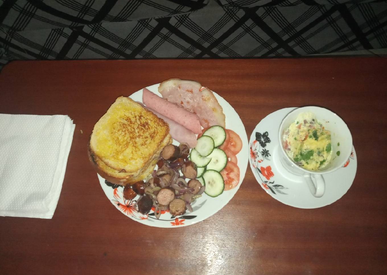 Mug omelet with tossed sausages #breakfastcontest#
