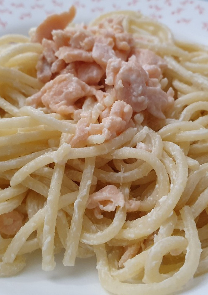 Una foto de Pasta con salmón ahumado y philadelphia