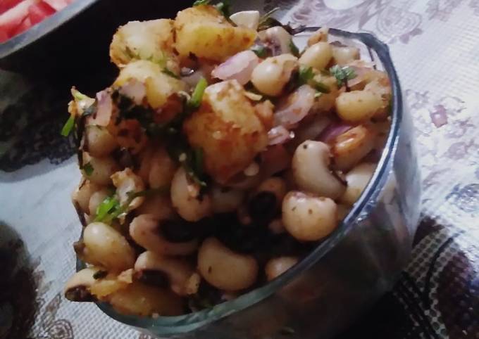 Easiest Way to Make Perfect Lobiya ki chaat(spicy potato black eyed beans chaat)