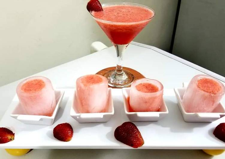 Recipe of Quick Strawberry margarita            #ramadankitayari