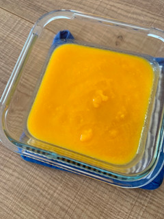 Una foto de Primer puré de verdura de Carmen ¡crema de calabaza y chirivía!