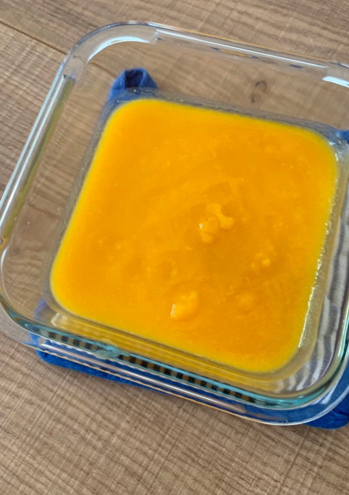 Una foto de Primer puré de verdura de Carmen ¡crema de calabaza y chirivía!
