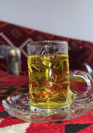 صورة لوصفة شاي حبق بالزعفران😴