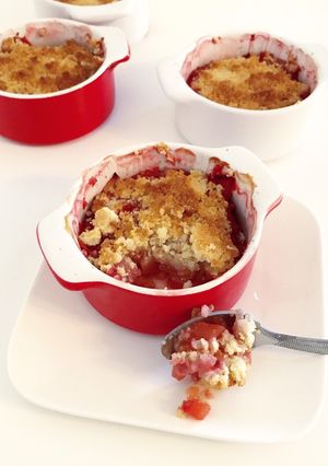 Une photo de Crumble pomme fraise coco