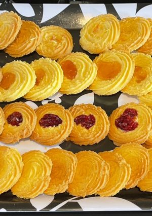 A picture of Danish Butter Cookies:.