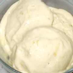 Mango ice cream A picture of Mango ice cream.