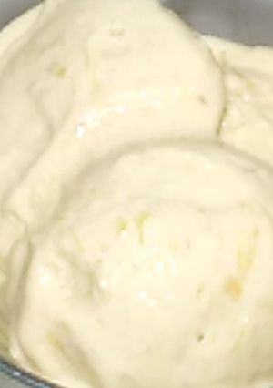 A picture of Mango ice cream.