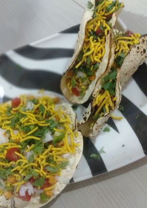 મસાલા પાપડ (Masala papad Recipe in Gujarati) રેસીપી મુખ્ય ફોટો