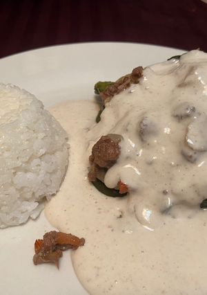 Una foto de Chiles en nogada