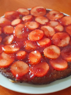 Una foto de Pastel de queso y fresas
