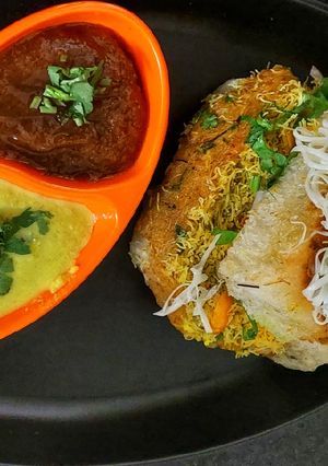 A picture of કચ્છી ચીઝ દાબેલી.