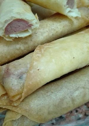 صورة لوصفة لفائف سبرينج رول بالسجق والجبنه