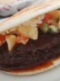 Arepa 🇻🇪 rellena de asado negro y ensaladilla