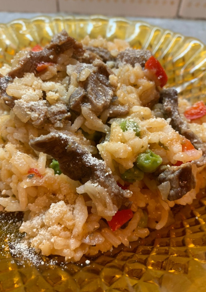 Una foto de Arroz frito (con lo que había en la heladera)