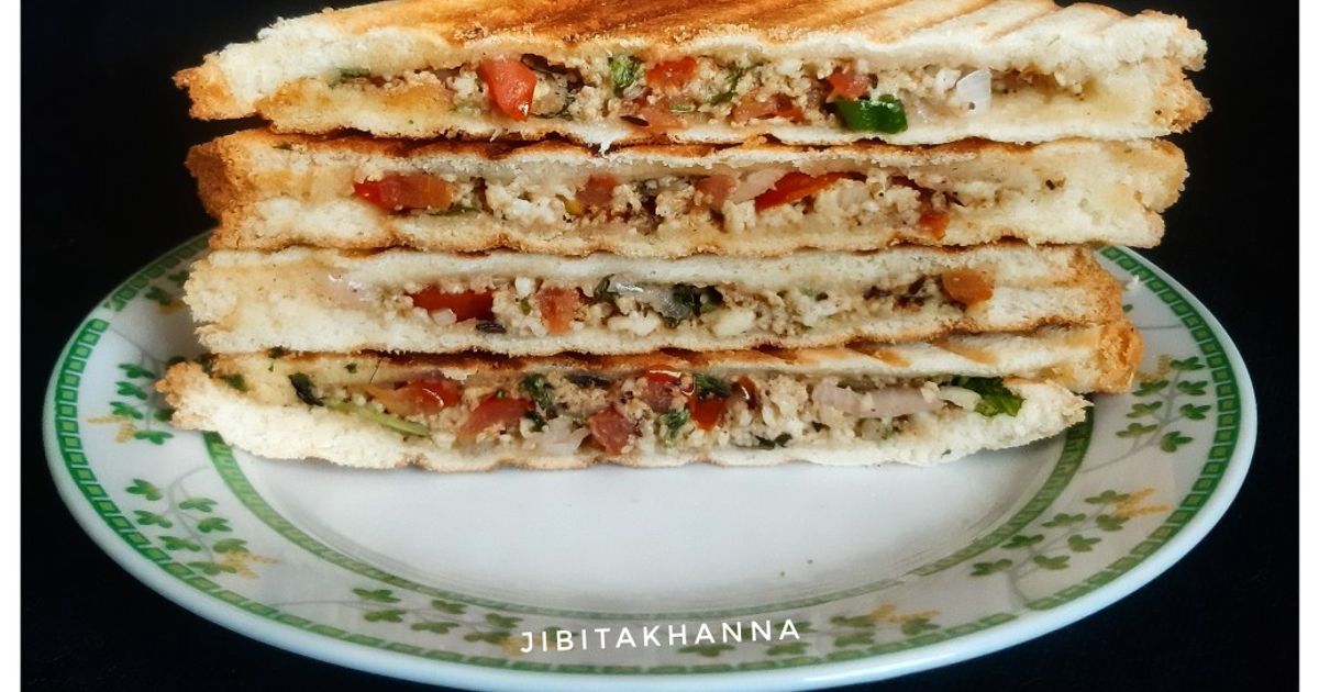 Grilled Cheese Sandwich Recipe With Paneer & Potato