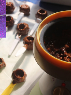 Una foto de Manzanas cubiertas de chocolate