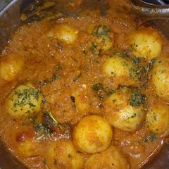 A picture of Dum aloo.