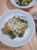 Spirulina noodle with Chicken steak creamy sauce