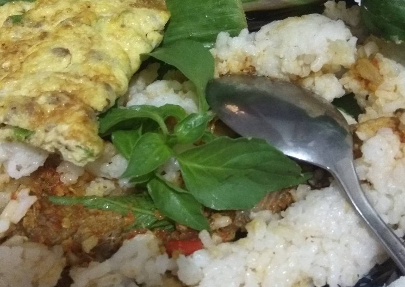 Nasi bakar ikan tuna pedas