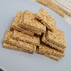 A picture of Sesame crunch.
