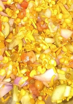 A picture of Spicy bhel.