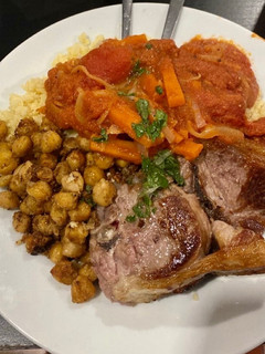 Una foto de Cuscús con verduras y garbanzos