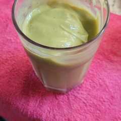 Una foto de Batido súper nutritivo de banana y palta 😊