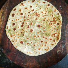 A picture of Matar paratha.