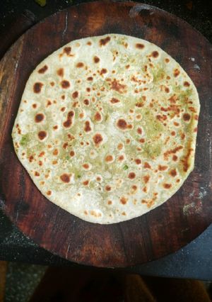 A picture of Matar paratha.