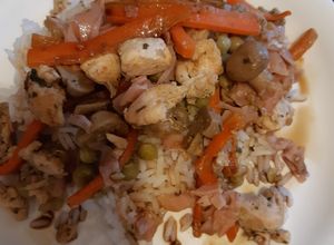 Una foto de Arroz estilo chino con pollo