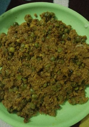 A picture of Keema gobhi matar.