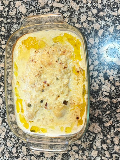 Una foto de Filetes de merluza al horno con salsa de vino 🍷 y nata!!!