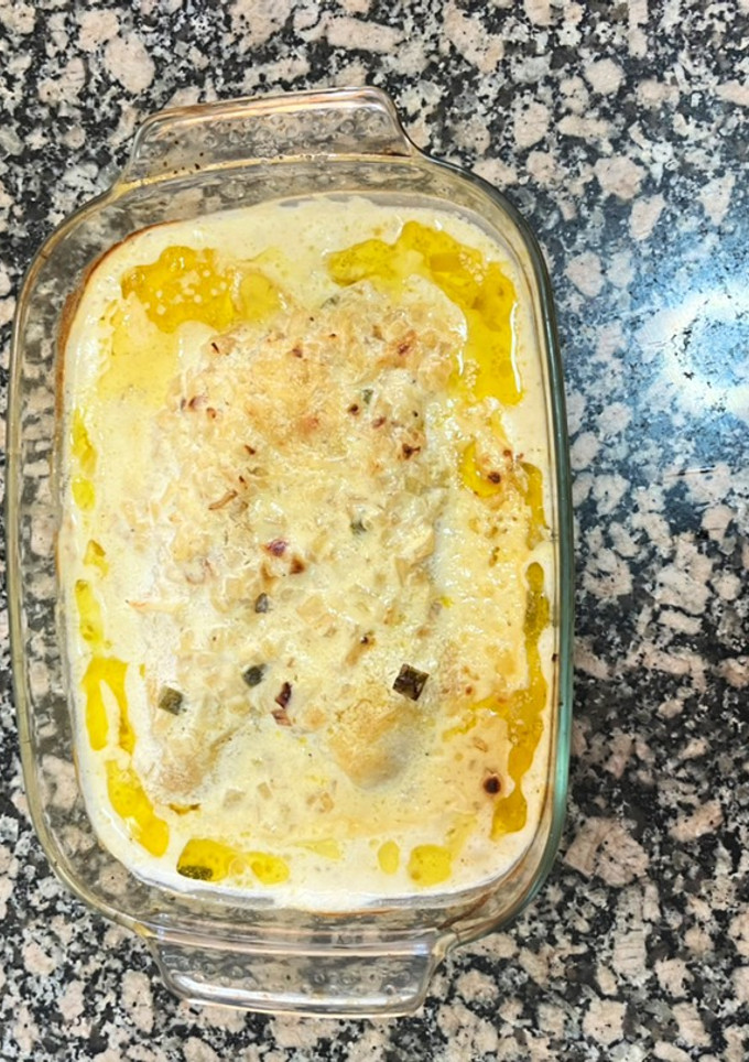 Una foto de Filetes de merluza al horno con salsa de vino 🍷 y nata!!!