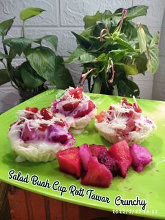 Foto resep *Salad Buah cup Roti Tawar Crunchy*