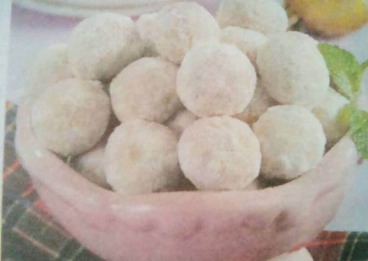 Kue selai kacang bersalju