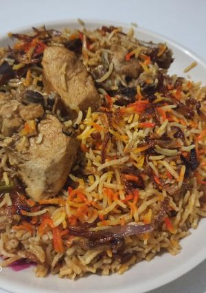 A picture of Chicken Biryani.