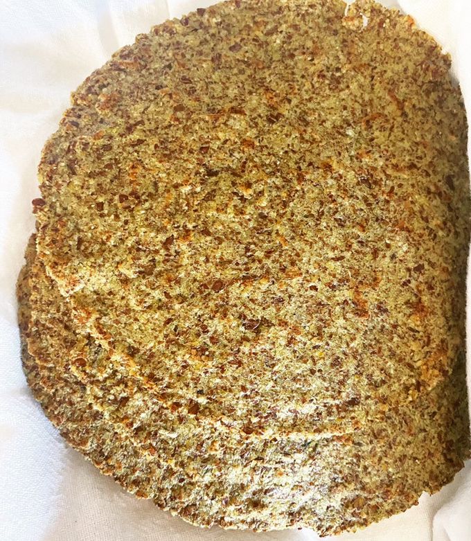 Una foto de Tortillas o sopes de linaza con nopal