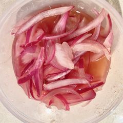 A picture of Add color to your food: Pickled Onion 🌈.