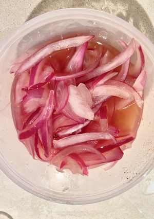 A picture of Add color to your food: Pickled Onion 🌈.