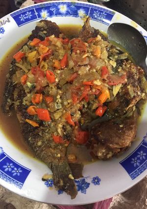 Foto resep Ikan mas pedesss 🤤🤤