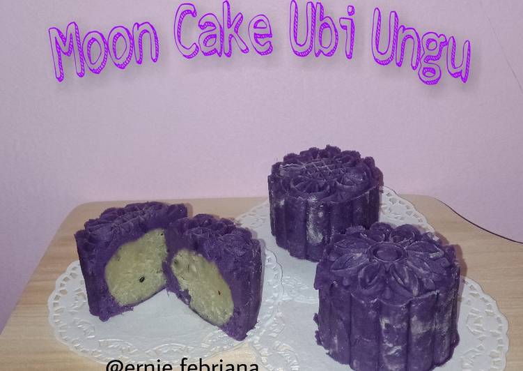 Moon Cake Ubi Ungu