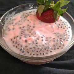 A picture of Chia strawberry delight.