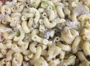 Una foto de Pasta Corta con Atún y crema de leche
